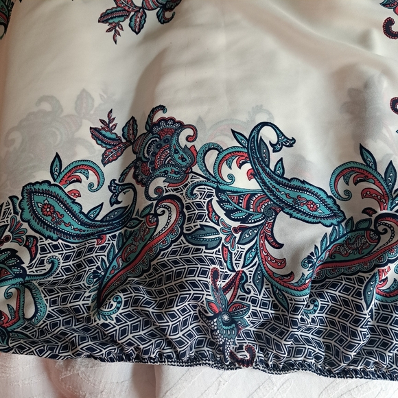 M White and Paisley cold shoulder blouse - Picture 5 of 9